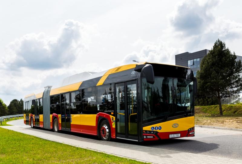 Varšava dostane první elektrický kloubový autobus od Solarisu