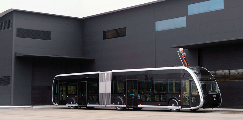 Irizar podepsal největší evropskou smlouvu na 18 metrové kloubové autobusy BRT