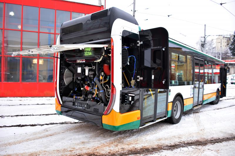 Cestující v Liberci dostali k Vánocům nové autobusy IVECO Urbanway na CNG