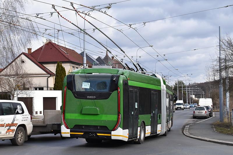 Nový trolejbus Škoda 35 Tr v ulicích Plzně