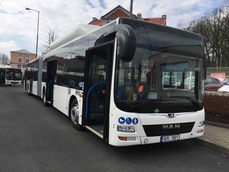 Děčín převzal prvních deset nových autobusů MAN Lion’s City CNG