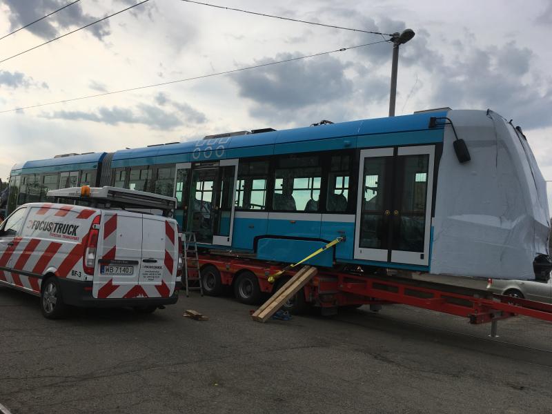První tramvaj Stadler nOVA dorazila do Ostravy
