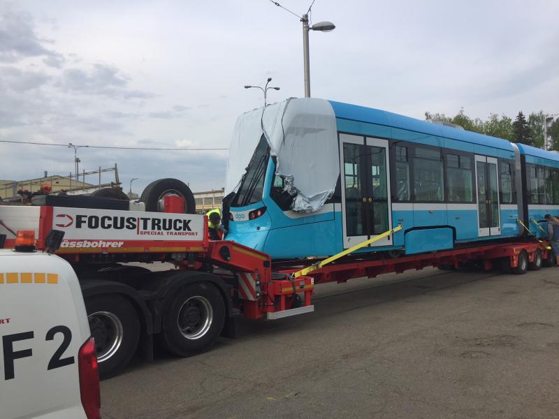 První tramvaj Stadler nOVA dorazila do Ostravy