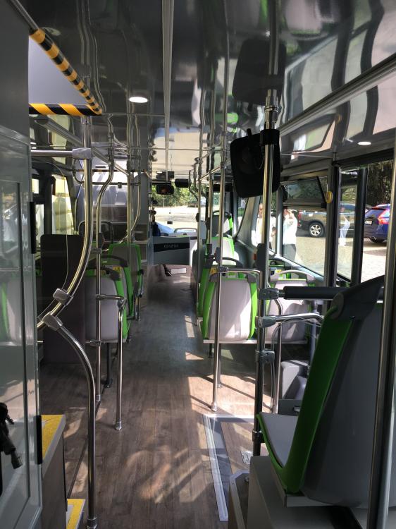 Praha se může chlubit novými double deckery pro vyhlídkové jízdy 