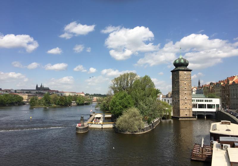 Praha se může chlubit novými double deckery pro vyhlídkové jízdy 