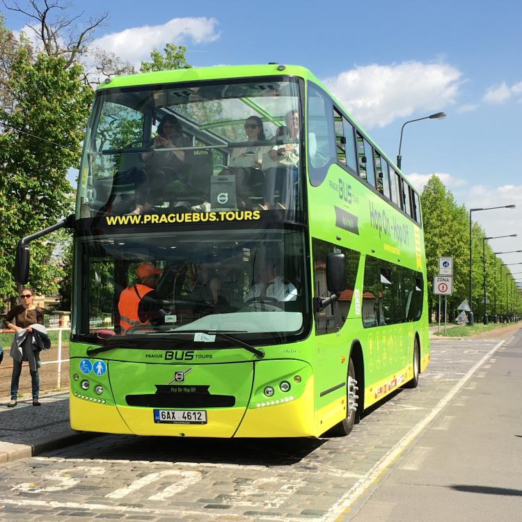 Praha se může chlubit novými double deckery pro vyhlídkové jízdy 