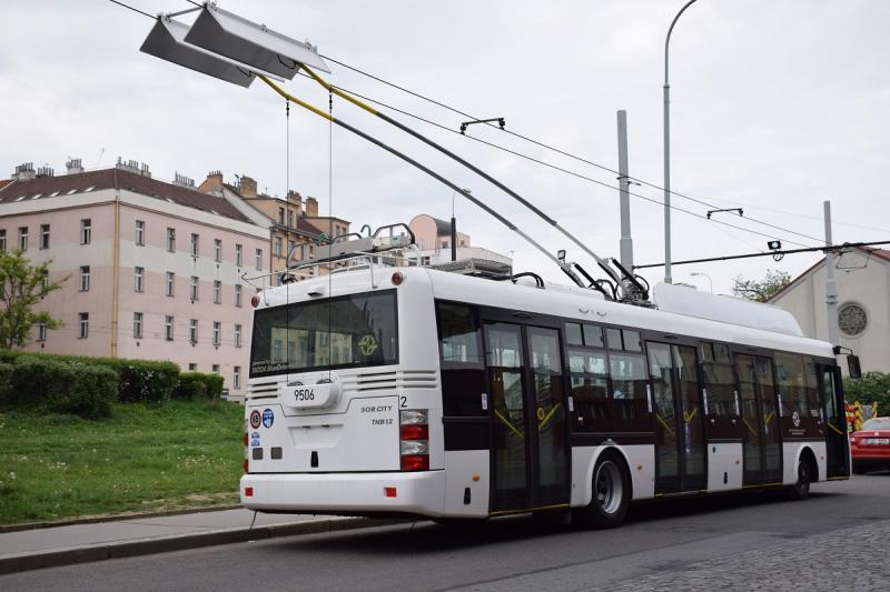 Další trolejbus v Praze: Nový elektrobus Škoda SOR 30Tr 