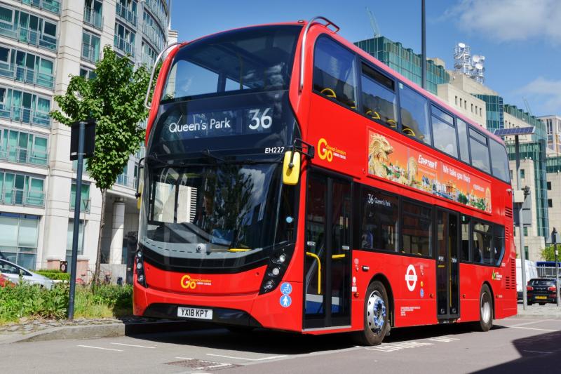 První double-deckery Enviro400H s novou hybridní technologií