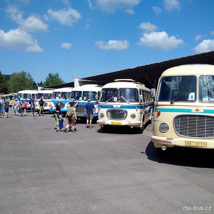 Celostátní sraz Klubu českých historických autobusů 