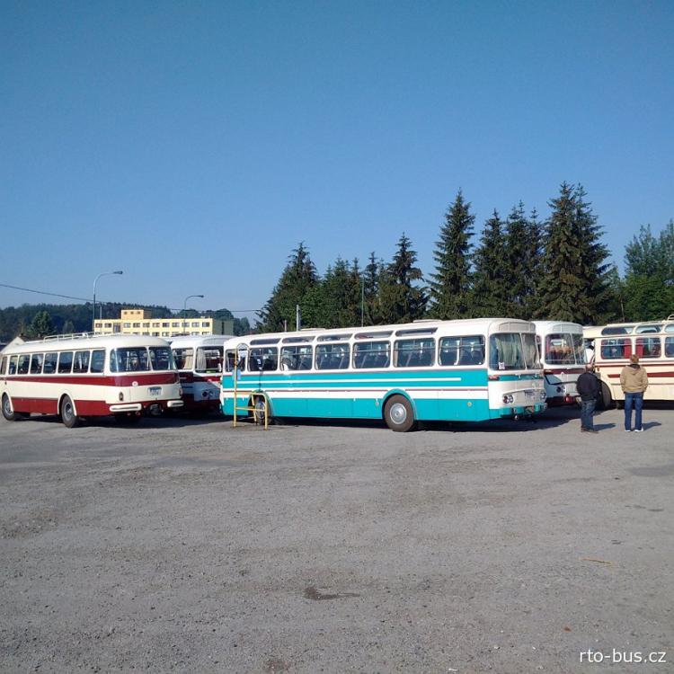 V Lešanech proběhl 19. sraz Klubu historických autobusů