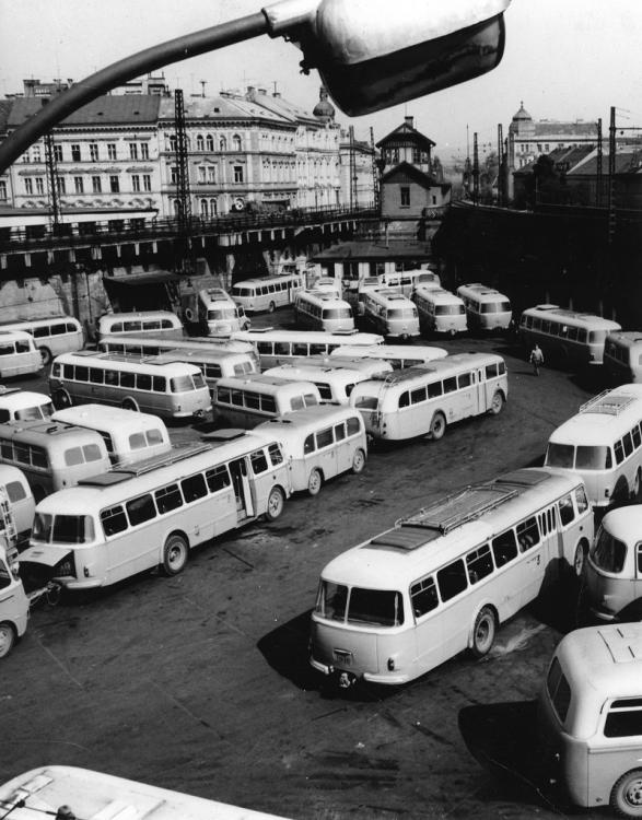 Ústřední autobusové nádraží Praha Florenc slaví 70 let