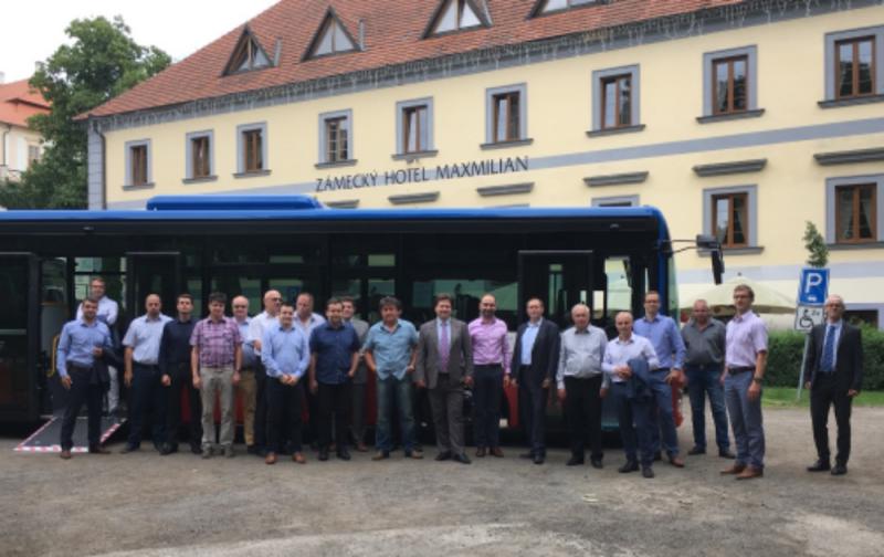 V Loučeni u Nymburka se řešila budoucnost autobusové dopravy Středních Čech a Prahy