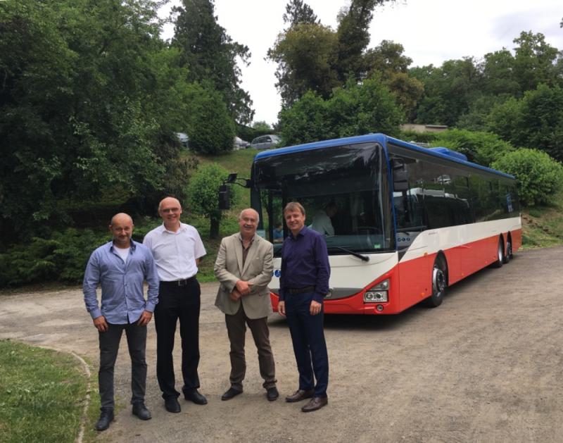 V Loučeni u Nymburka se řešila budoucnost autobusové dopravy Středních Čech a Prahy