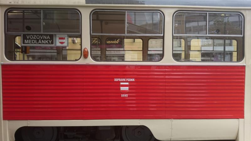 Den otevřených dveří v tramvajové vozovně Medlánky