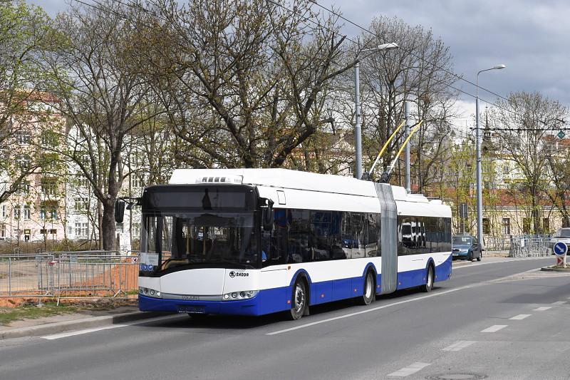 Zkušební jízdy trolejbusů ze Škody Electric