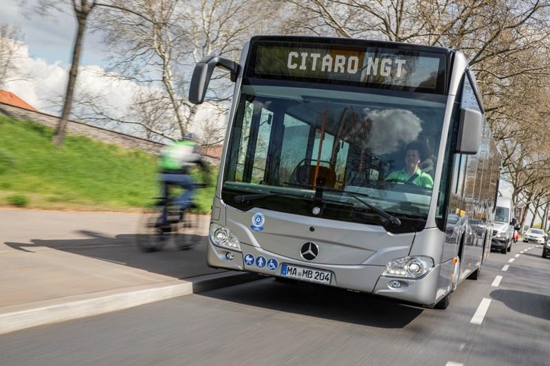 Mercedes a Scania vyhrály tendr na 460 CNG autobusů do Madridu