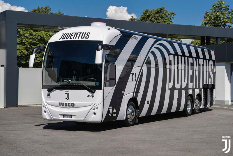 Nový týmový autobus Juventusu Turín pro sezónu 2018/2019 - Iveco Magelys HDH