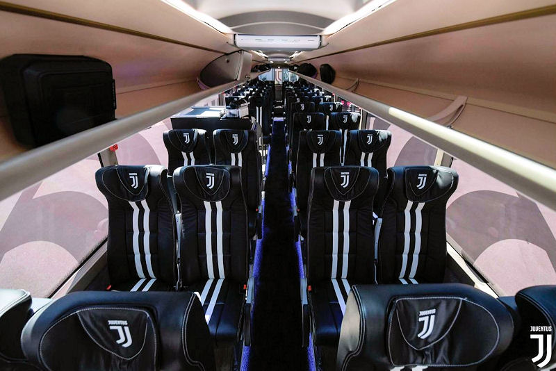 Nový týmový autobus Juventusu Turín pro sezónu 2018/2019 - Iveco Magelys HDH 