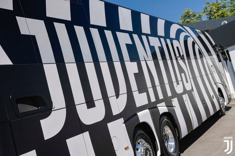 Nový týmový autobus Juventusu Turín pro sezónu 2018/2019 - Iveco Magelys HDH