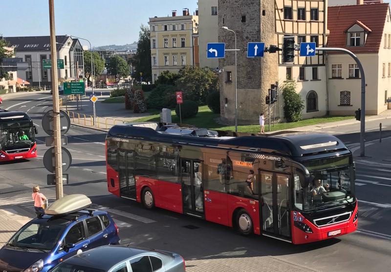 Volvo dodalo sedm elektrických hybridních autobusů do Polska