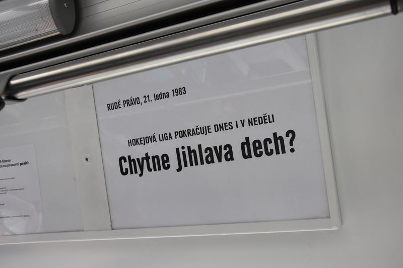 Opavské trolejbusy jezdí s titulky komunistického tisku