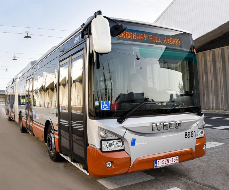 IVECO BUS dodá téměř 150 hybridních elektrických autobusů do Bruselu