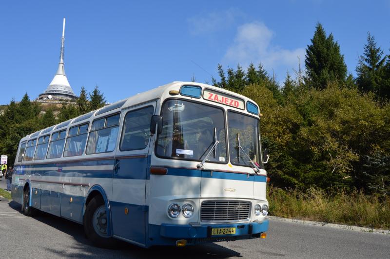 Oslavy Ještědu s retro autobusem 