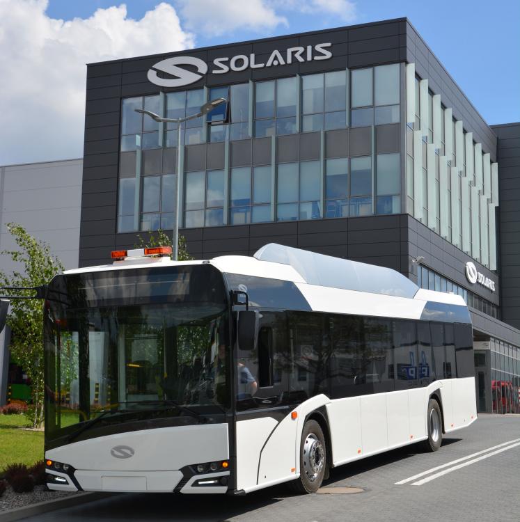 Elektrický autobus Solaris v přístavu v Ystadu