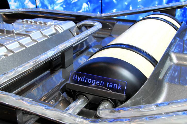 Průzkum: Budoucnost pohonu automobilů neleží jen v bateriích, automobilky sází i na vodík