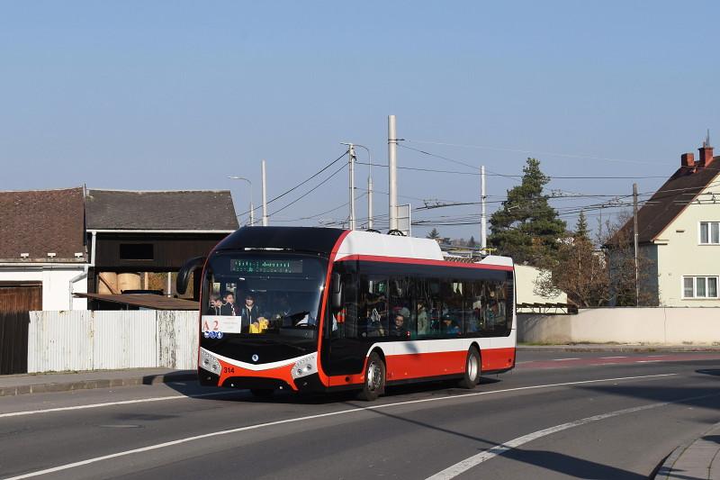 Nový trolejbus Škoda 32 Tr v Opavě