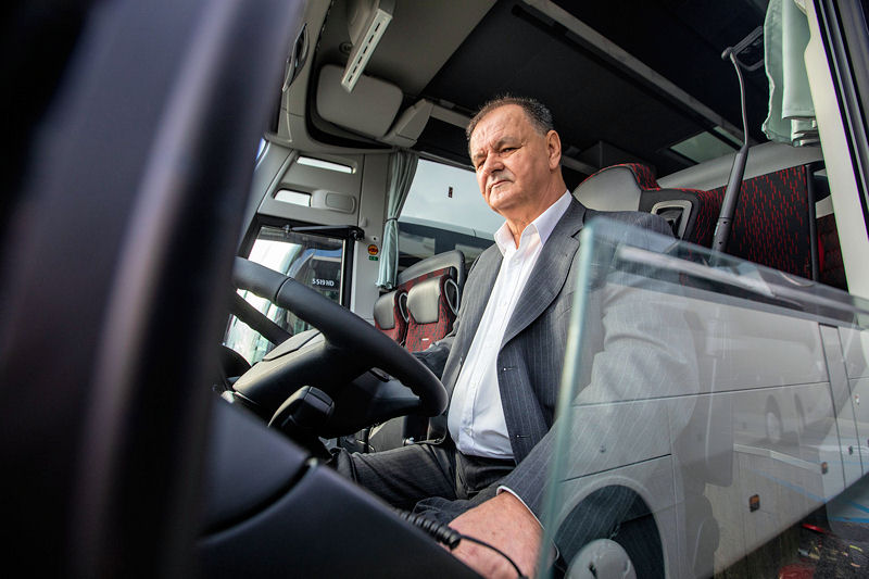 Třicet nových autokarů Setra ComfortClass pro TURANCAR