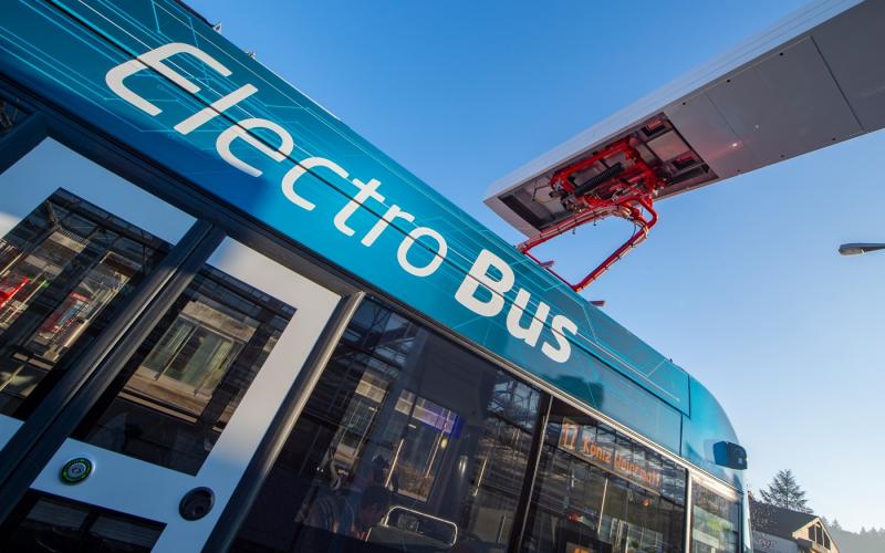 Bern ke své ekologické dopravě přidává e-busy