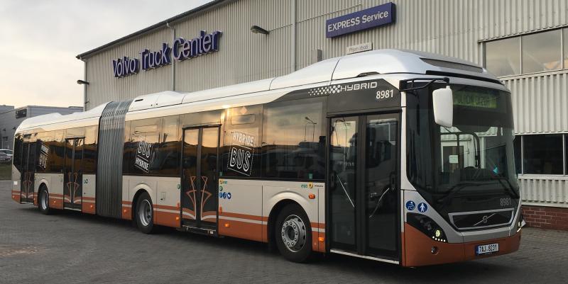 Pražský dopravní podnik otestuje hybridní autobus Volvo