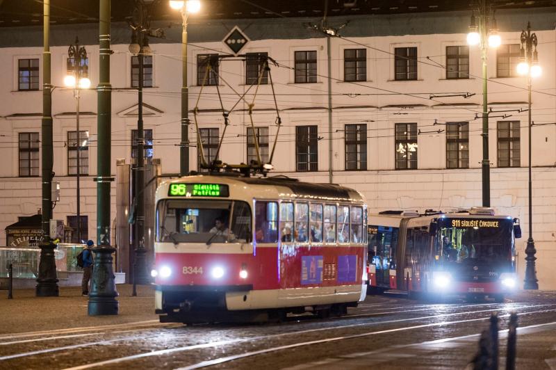 V pražské MHD se v roce 2018 ztratilo téměř 7500 předmětů