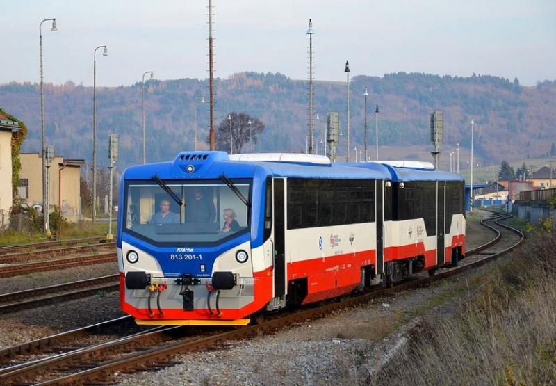 Na území Prahy denně využije vlaky PID skoro 160 tisíc lidí