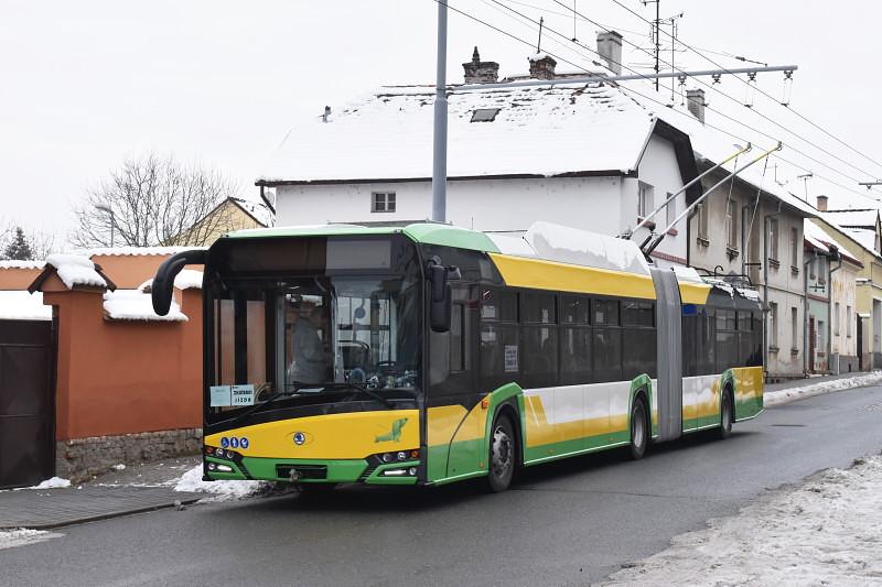 Budapešť, Galati, Vilnius, Zllín či Žilina. Testované trolejbusy v ulicích Plzně.