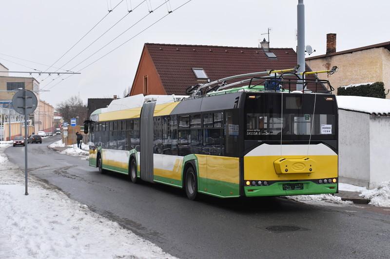 Budapešť, Galati, Vilnius, Zllín či Žilina. Testované trolejbusy v ulicích Plzně.