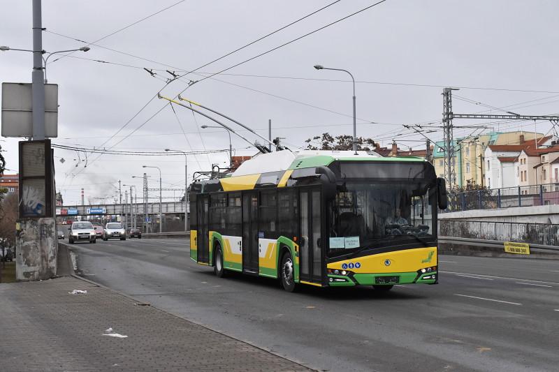 Budapešť, Galati, Vilnius, Zllín či Žilina. Testované trolejbusy v ulicích Plzně.