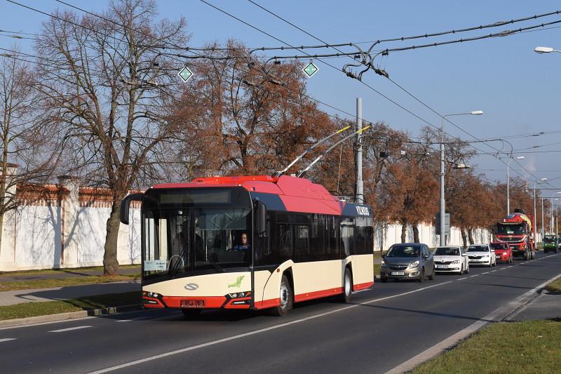 Budapešť, Galati, Vilnius, Zllín či Žilina. Testované trolejbusy v ulicích Plzně.