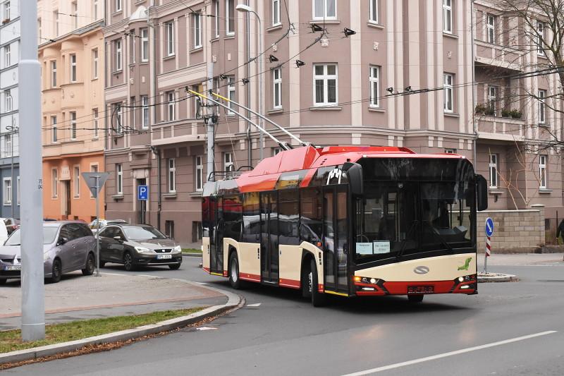 Budapešť, Galati, Vilnius, Zllín či Žilina. Testované trolejbusy v ulicích Plzně.