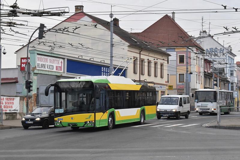 Budapešť, Galati, Vilnius, Zllín či Žilina. Testované trolejbusy v ulicích Plzně.