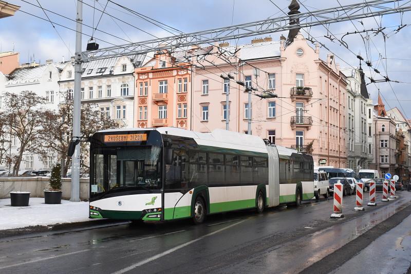 Budapešť, Galati, Vilnius, Zllín či Žilina. Testované trolejbusy v ulicích Plzně.