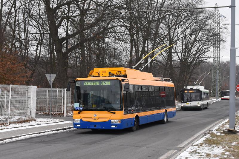 Budapešť, Galati, Vilnius, Zllín či Žilina. Testované trolejbusy v ulicích Plzně.