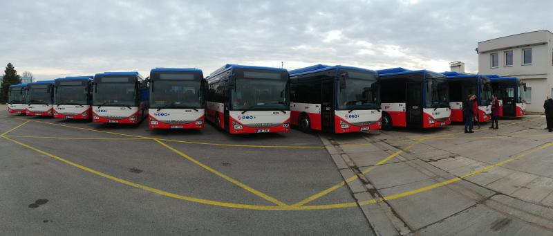 Nové nízkopodlažní autobusy v provozu na linkách PID 