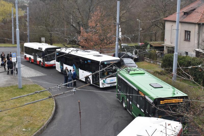 Testování průjezdnosti autobusů plzeňským Výsluním