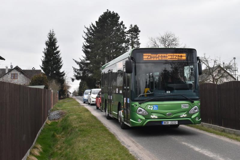 Testování průjezdnosti autobusů plzeňským Výsluním