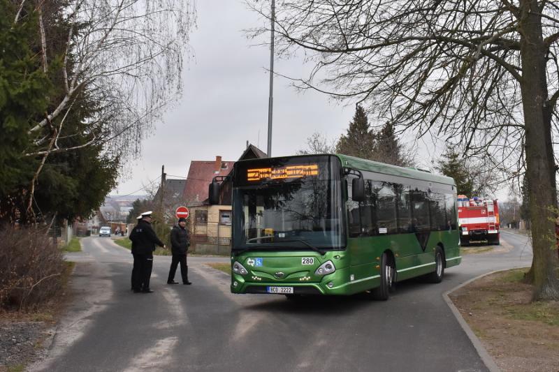 Testování průjezdnosti autobusů plzeňským Výsluním