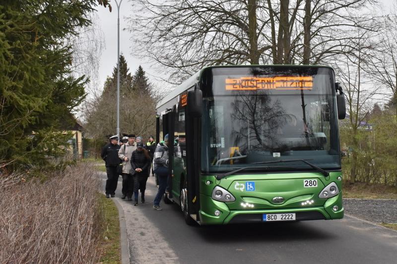 Testování průjezdnosti autobusů plzeňským Výsluním