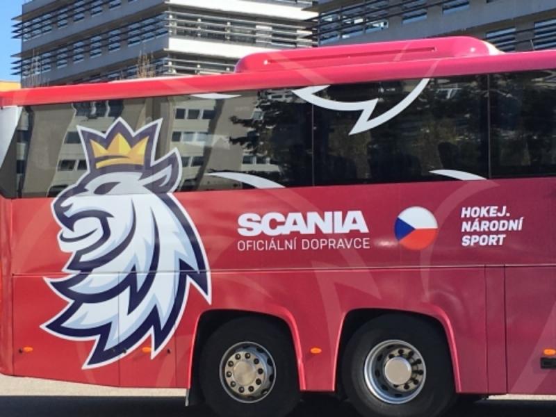 Oficiálním autobusem Českého hokeje je SCANIA
