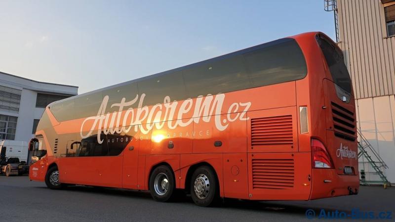 Designový autokar NEOPLAN Skyliner na našich silnicích